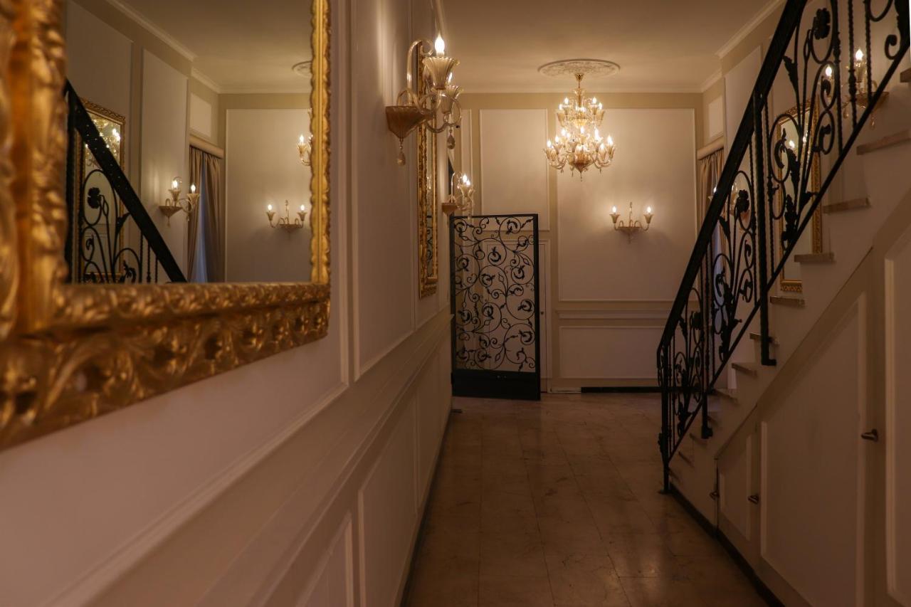 The Finest - At Spanish Steps Rome Exterior photo